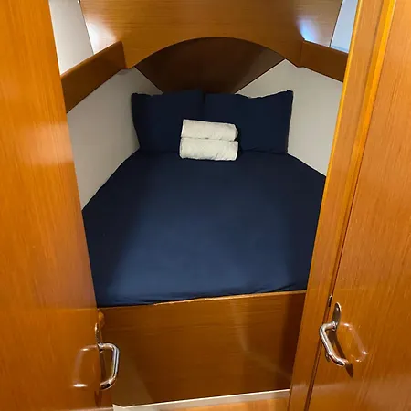 Hotel na wodzie Nautical Nomads *